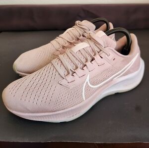 Nike Women's Light Pink Athletic Shoes